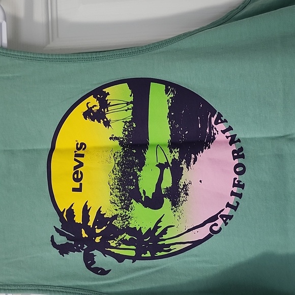 Men's Levi's California tank top.  Graphics on back - Picture 5 of 6